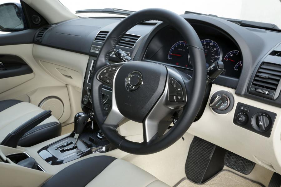  SsangYong Rexton W 2015 года  (UK) (фото 12 из 13)